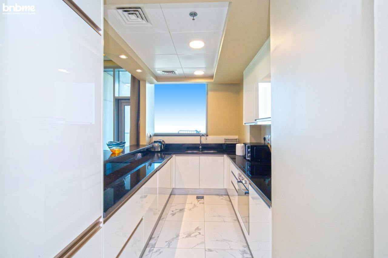 Appartement Bnbme - Waterfront Expansive Apt With Maid's Room, Poolside Cafe Dubai