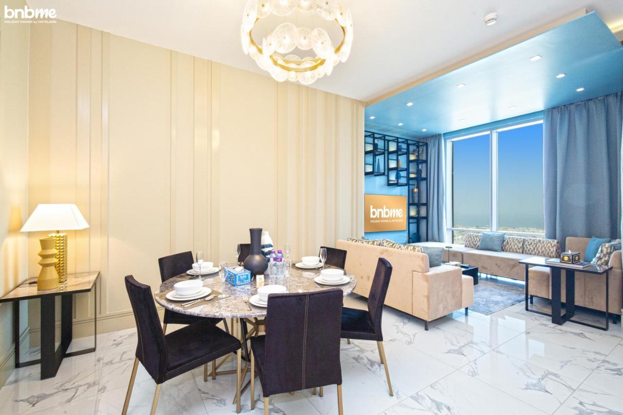 Bnbme - Waterfront Expansive Apt With Maid's Room, Poolside Cafe Appartement