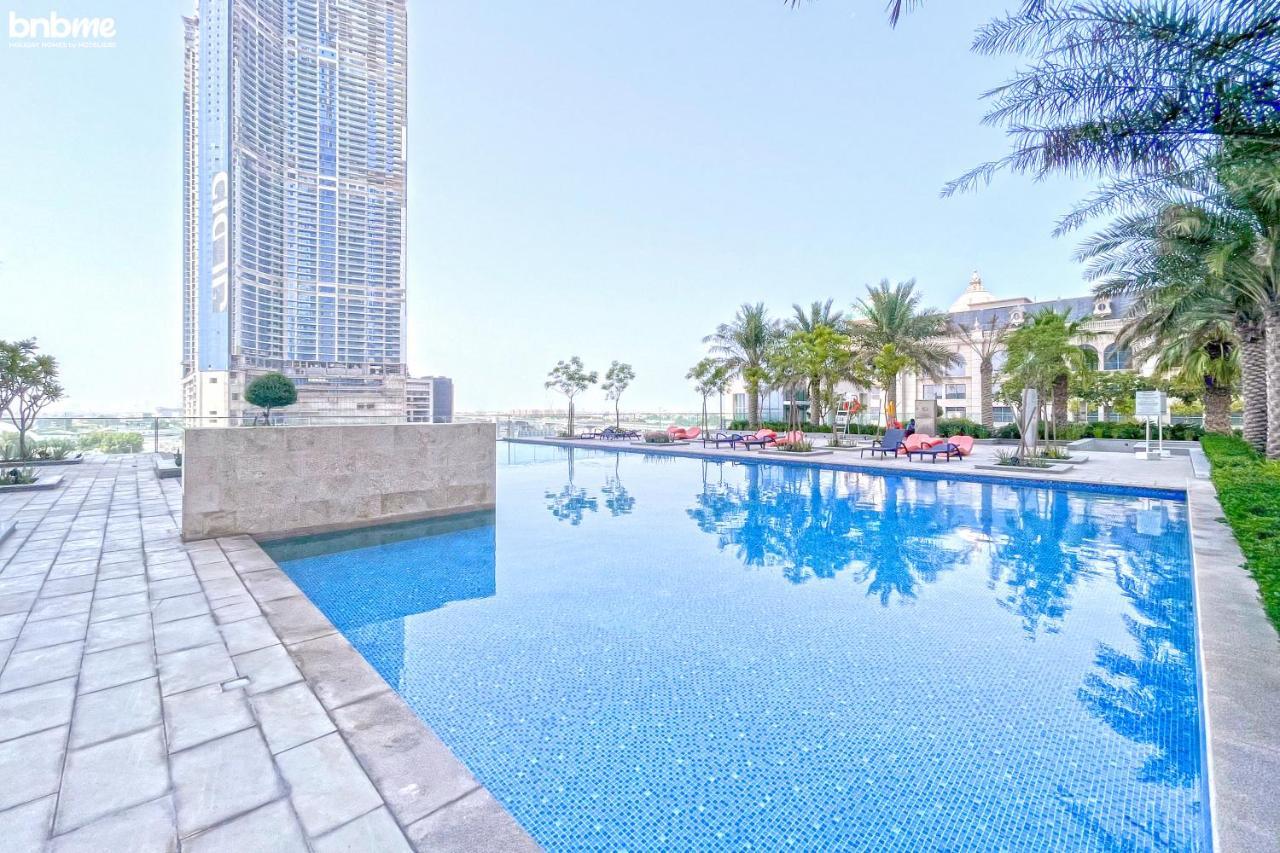 Bnbme - Waterfront Expansive Apt With Maid's Room, Poolside Cafe Appartement Dubai
